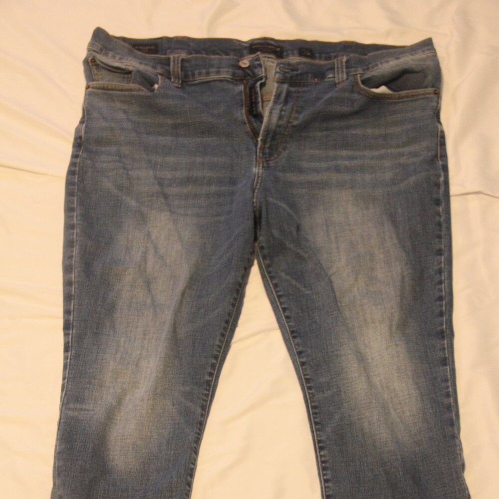 Lucky Brand Men's Jeans 44W 30L Athletic Fit 410 Style Faded Blue